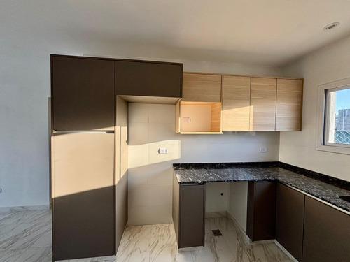 Venta Casa 2 Dormitorios Otros Barrios Con Cochera