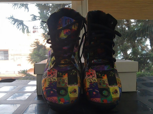 Botas Unisex Con Tela Estampada Con Diseños Cisnearte