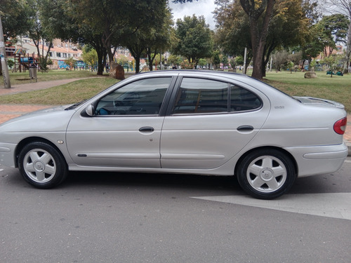 Renault Megane 1.6 Unique
