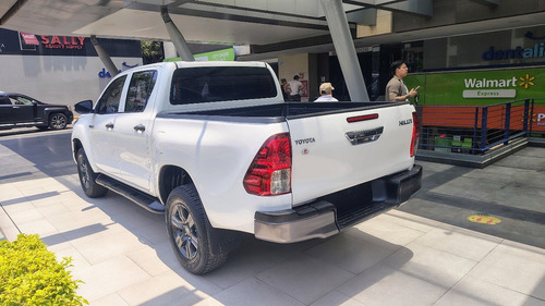 Toyota Hilux 2.7 Cabina Doble Sr Mt