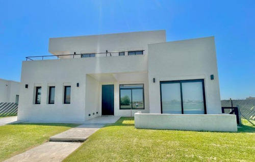 Venta Casa San Sebastian 6 Ambientes Piscina