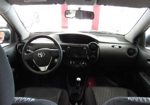 Imagen 6 de 13 de Toyota Etios 1.5 X