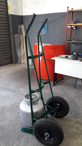 Imagem 2 de 4 de Carro 3 Botijões Glp Ou 1 P-45 Cote O Frete Antes Da Compra