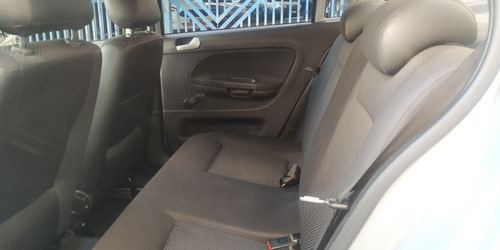Imagem 8 de 9 de Volkswagen Voyage 2016 1.6 Msi Trendline Total Flex 4p