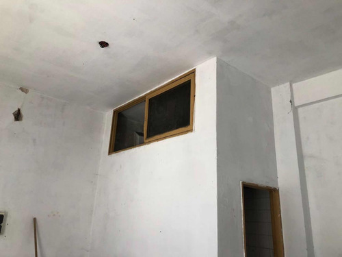 Local Depósito Monte Castro Entrada Directa A La Calle Sin Expensas Con Baño