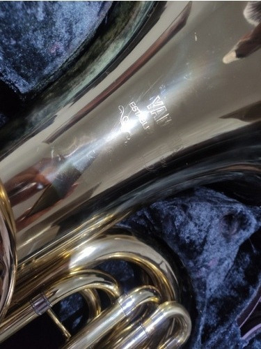 Imagem 2 de 5 de Tuba Sib Yamaha Ybb 621 4 Pistos 3/4 Original Profissional