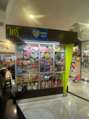 Imagen 1 de 8 de En Venta Carreta Y Fondo De Comercio En C C La Estacion Central