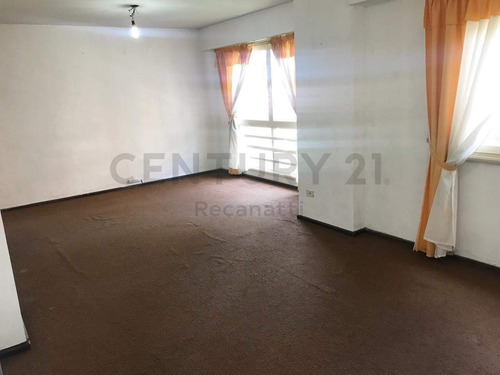 Departamento De 4 Ambientes A La Calle Zona Constitución Id 15319