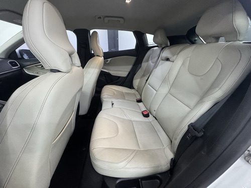 Volvo V40 2.0 T4 MOMENTUM GASOLINA 4P AUTOMÁTICO