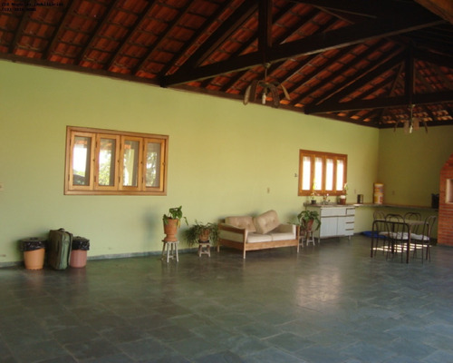 At 5.000m²,ac 560m²- Recanto Das Flores-03 Dorm.,sendo 01 Suíte Com Closet E Ar-condicionado,02 Com Armários,wc Social,sala Com 88m² Compondo 03 Ambie - Ch01467 - 2103706