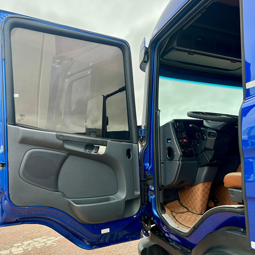 Caminhão Scania Bitruck Scania P310 - 8x2 2014