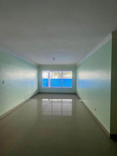 Alquiler Apartamento De 3 Habitaciones Sin Amueblar, El Millión, Santo Domingo