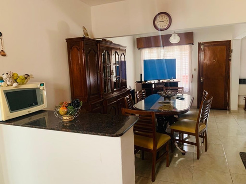 Imagen 4 de 25 de En Venta Casa En 2 Plantas, Ambientes Comodos Y Ventilados.