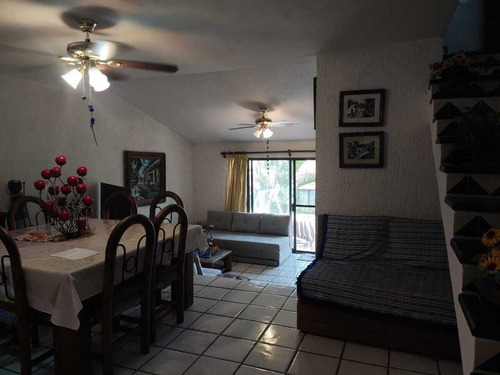 Casa En Condominio En Venta En Fraccionamiento Burgos, Temixco, Morelos.