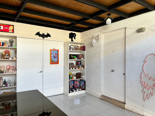 Venta Casa 2 Dormitorios Valle Grande Con Estacionamiento
