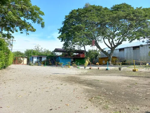 Lote Esquinero De 40x41 Metros Con Todos Los Servicios