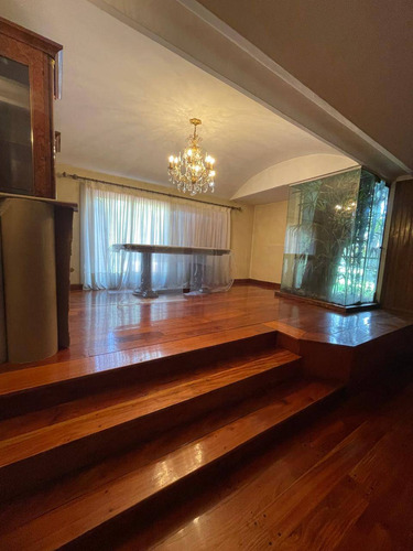Venta Chalet 4 Dormitorios Castelar Con Cochera
