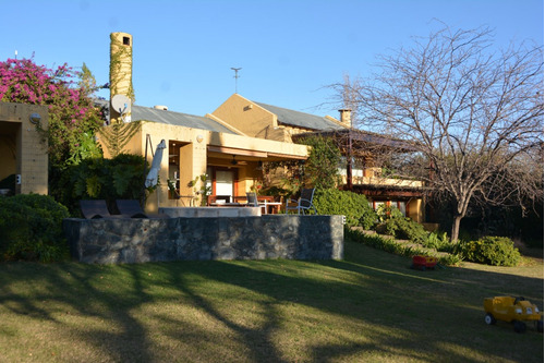 Exclusiva Casa De Lujo En Golf De Villa Allende 