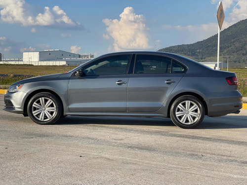 Imagen 8 de 15 de Volkswagen Jetta 2016 2.0 L4 At