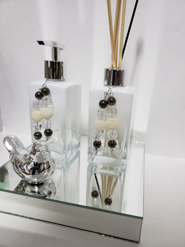 Imagem 3 de 5 de Kit Lavabo Frasco Square Degrade Branco De 250ml+bandeija Lx