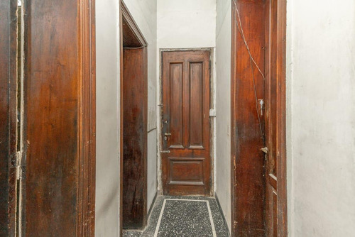 Venta Casa 5 Ambientes A Refaccionar !!!