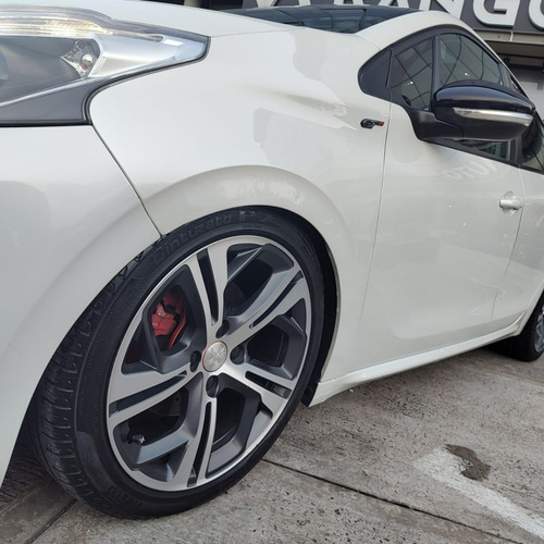 Imagen 18 de 20 de Peugeot 208 1.6 Gt Thp