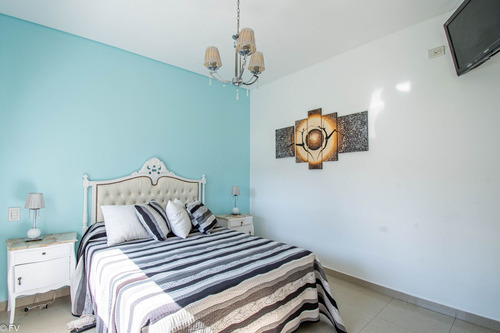 Casa En Venta En Cantegril Funes Con Piscina
