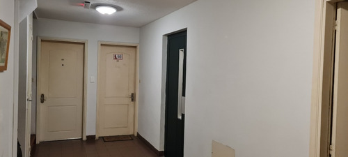 Imagen 2 de 12 de Venta Lindo Apartamento Un Dormitorio Y Terraza En Ciudad Vieja, A Pasos De La Rambla!