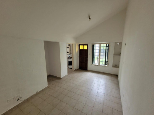 Casa En Barrio Las Flores