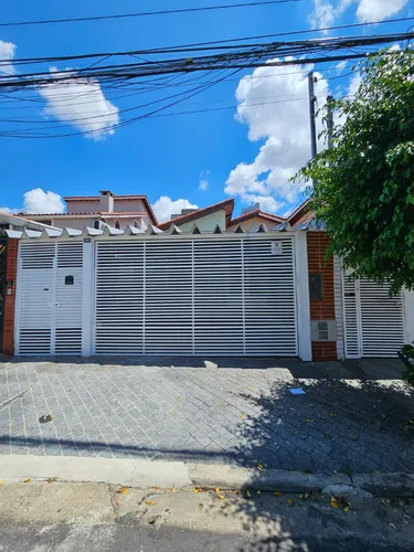 Casa Com Fachada Reformada Em Localização Estratégica Para Comércio/moradia