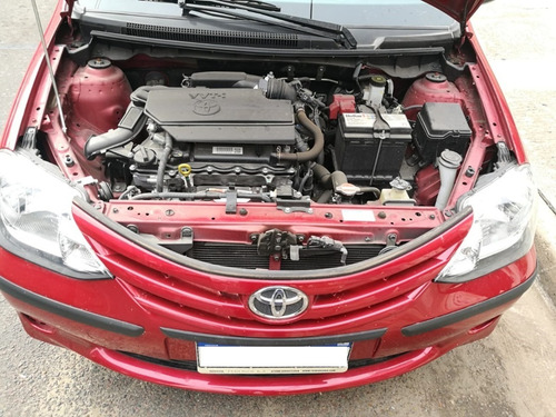 Toyota Etios Xs 1.5 6m/t Sedan 4 Puertas 2017