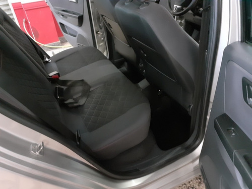 Volkswagen Suran 1.6 Imotion Highline 2013