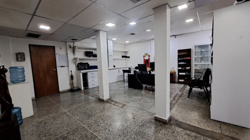 Se Vende Galpón Comercial 368m² - Farmacia La Ganadera Av. Constitución Maracay Jm