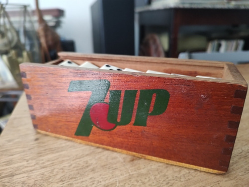 Domino Antiguo Refresco 7up En Caja De Madera (Usado)