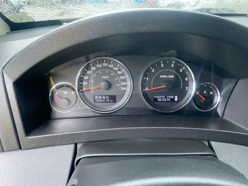 Jeep Grand Cherokee 3.7 LAREDO AT 4X4