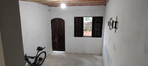 Casa Adoçada 3 Cómodos 2 Banheiros Excelente Oportunidade!!