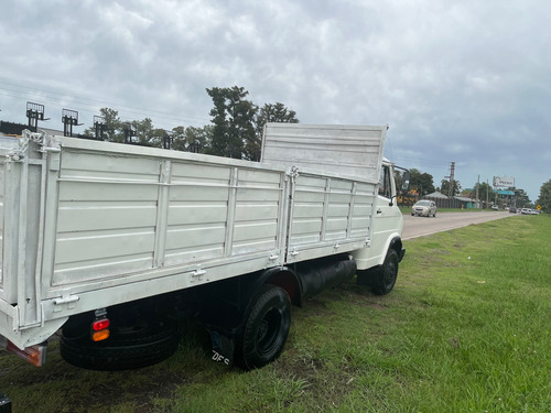 Camion Mediano Tata Baranda Volcable