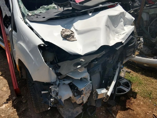 Imagen 4 de 5 de Peugeot Partner Diesel Carga Panel Por Partes Refacciones