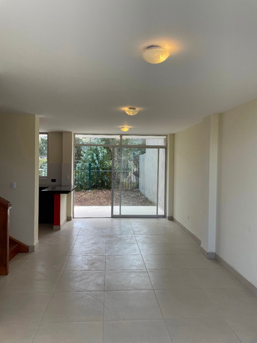 Imagen 2 de 14 de Casa Nueva 2pisos Urbanización Privada El Cedrón De Pintag