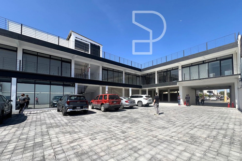 Renta De Gran Local En Nueva Plaza En Texcoco