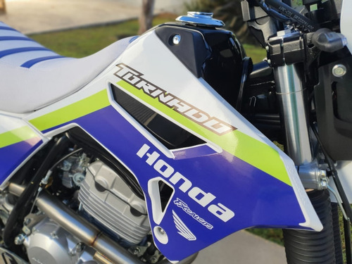Imagen 3 de 17 de Honda Tornado Especial Xr 250 0km 2023