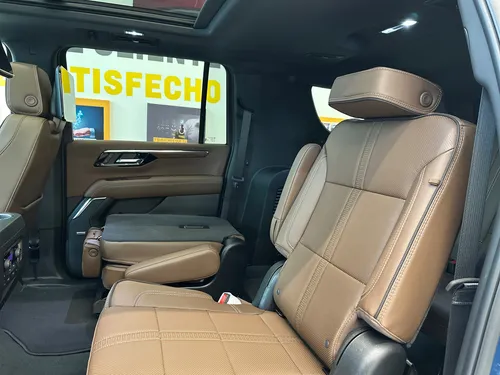 Chevrolet Suburban High Country