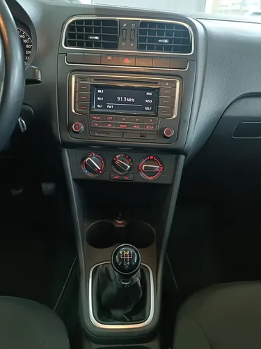 Volkswagen Polo 5p L4/1.6 Man