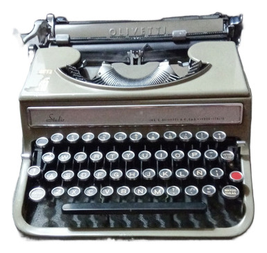 Maquina De Escribir Olivetti Studio Made In Italy#220- 044 (Usado)