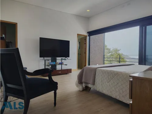 Casa Moderna En Altos De Las Palmas(mls#246252)