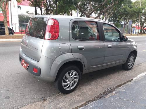 Fiat Uno Uno Vivace 1.0 8V (Flex) 4p