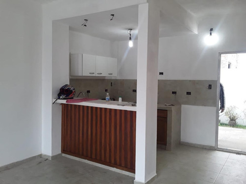 Imagen 5 de 11 de Casa Ph En Venta - 3 Ambientes - Condominio - Castelar Norte