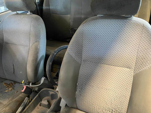 Imagen 10 de 16 de Toyota Hilux 2.5 4x2 2015 No Chocada Con Faltantes Al Día