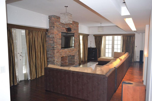 Imagen 2 de 25 de Casa En Venta 8 Ambientes Martinez