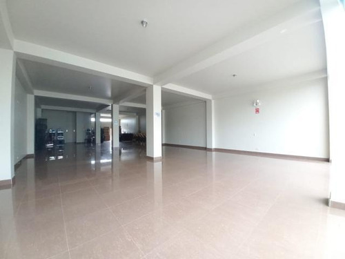Imagen 3 de 5 de Avenida Urdaneta Local Se Vende 230.000 O Se Alquila 1000